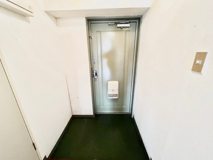 物件内観写真15　(玄関)