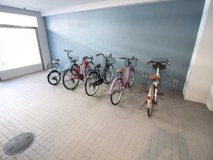 物件外観写真2　(駐輪場)