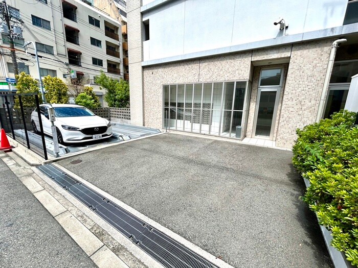 物件外観写真5　(駐車場)