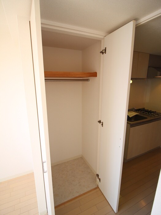 物件内観写真10　(収納)