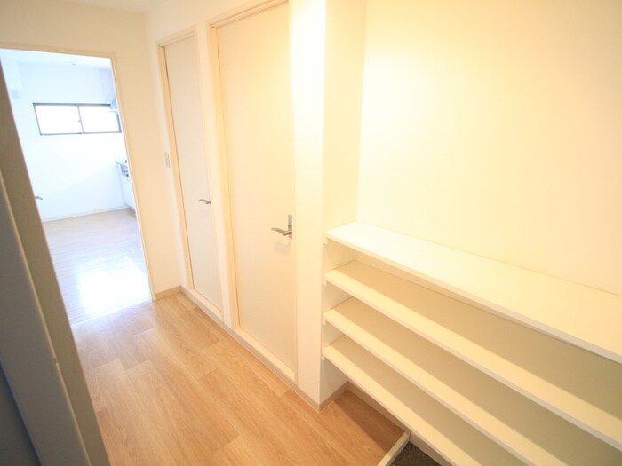 物件内観写真18　(廊下)