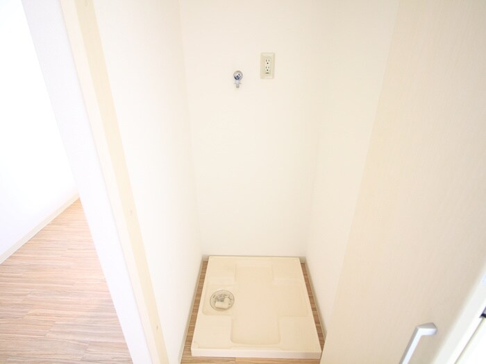 物件内観写真21　(洗濯機置場)