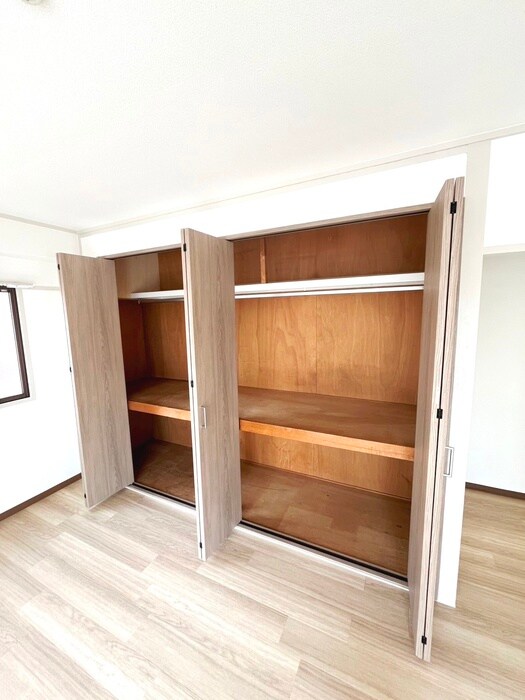 物件内観写真12　(収納)