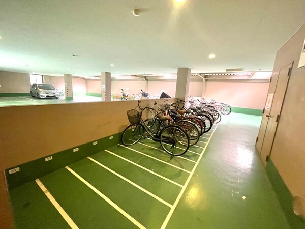 駐輪場