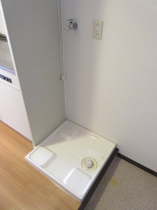 物件内観写真15　(洗濯機置場)