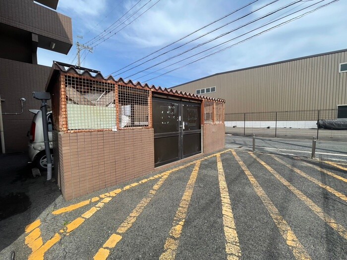 物件外観写真4　(建物設備)