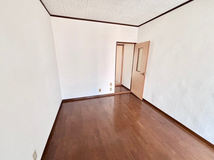 物件内観写真9　(居室)