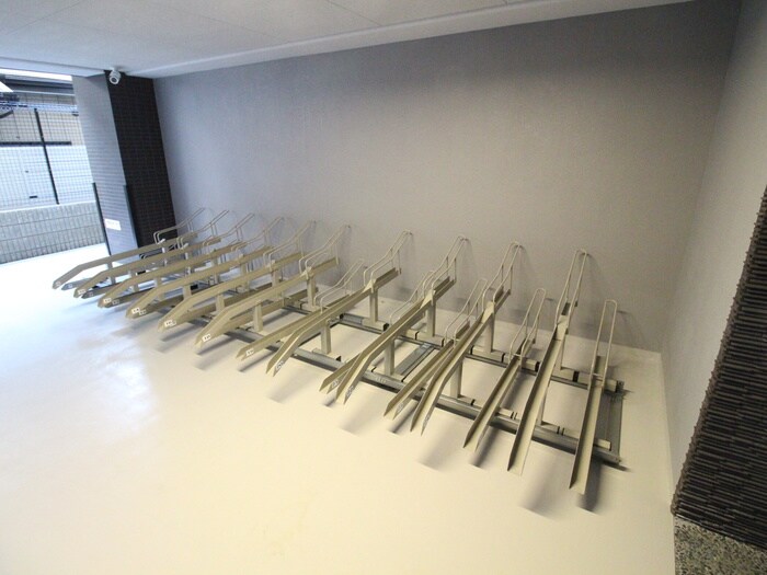 物件外観写真3　(駐輪場)