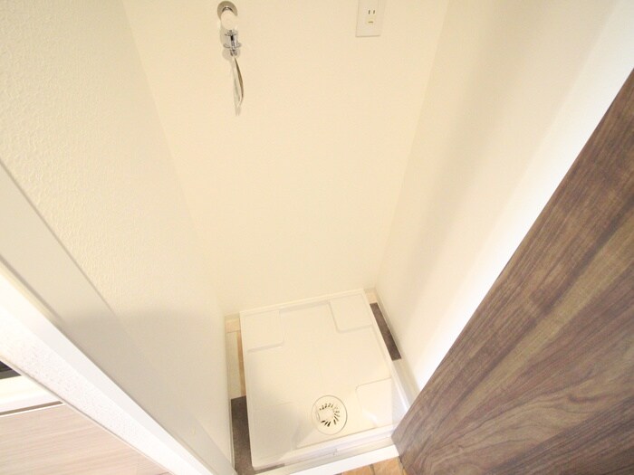 物件内観写真12　(洗濯機置場)