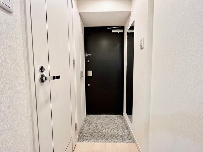 物件内観写真6　(玄関)