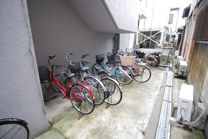 ことぶき淡路の駐輪場