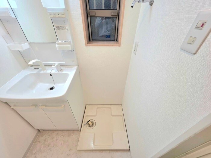 物件内観写真4　(洗濯機置場)