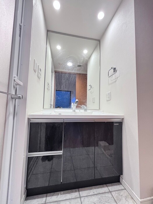 物件内観写真11　(洗面)