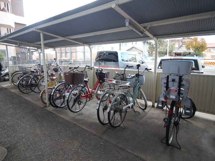 物件外観写真6　(駐輪場)