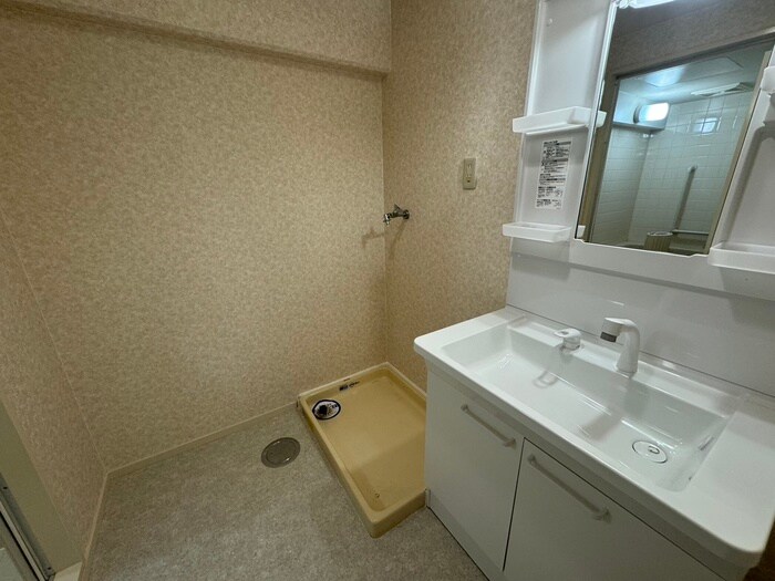 物件内観写真12　(洗濯機置場)