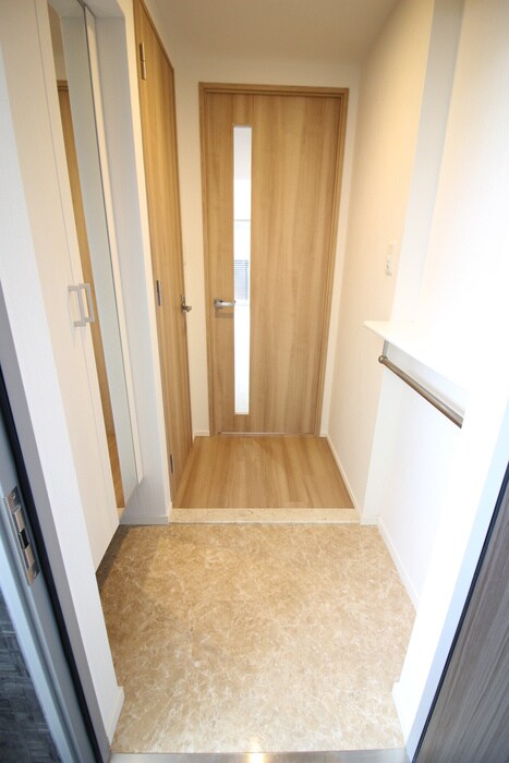 物件内観写真15　(玄関)