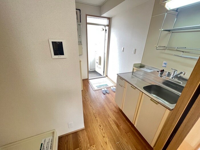 物件内観写真15　(廊下)