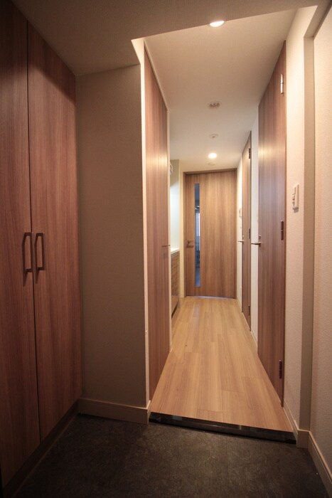 物件内観写真7　(玄関)