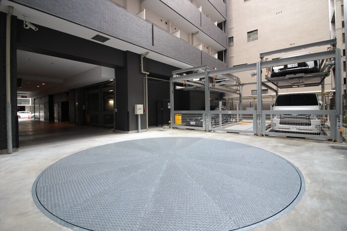 物件外観写真4　(駐車場)