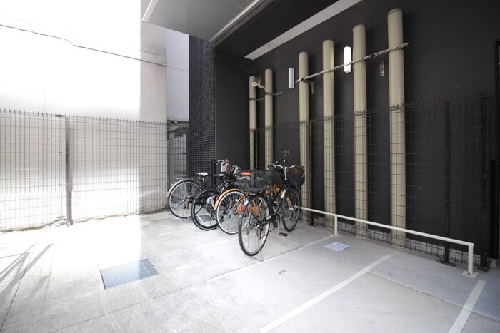 物件外観写真5　(駐輪場)