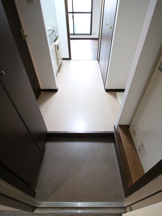 物件内観写真7　(玄関)
