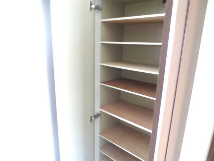 物件内観写真15　(靴箱)