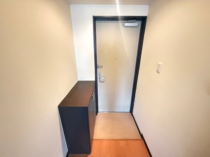 物件内観写真22　(玄関)
