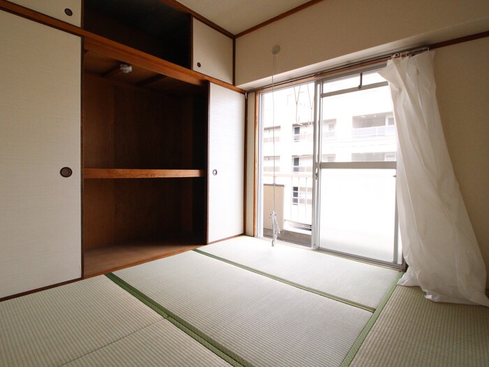 物件内観写真9　(居室)