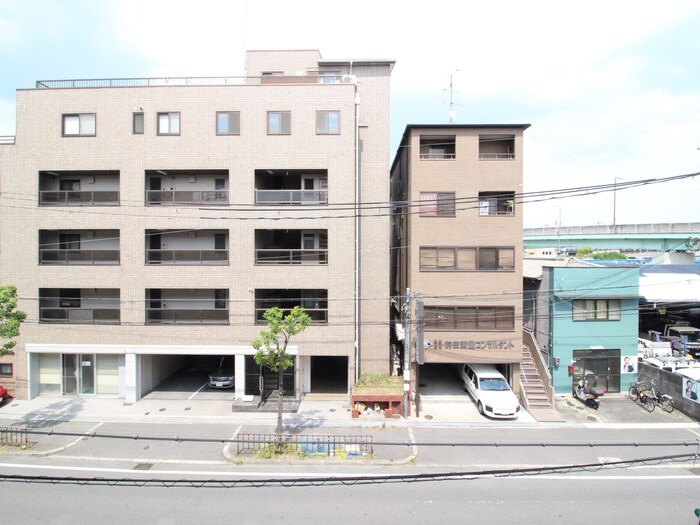 物件内観写真17　(室内からの展望)