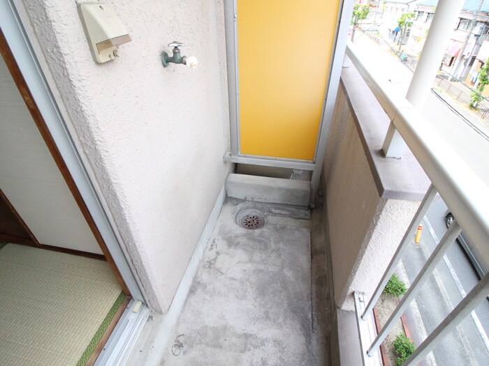 物件内観写真18　(洗濯機置場)