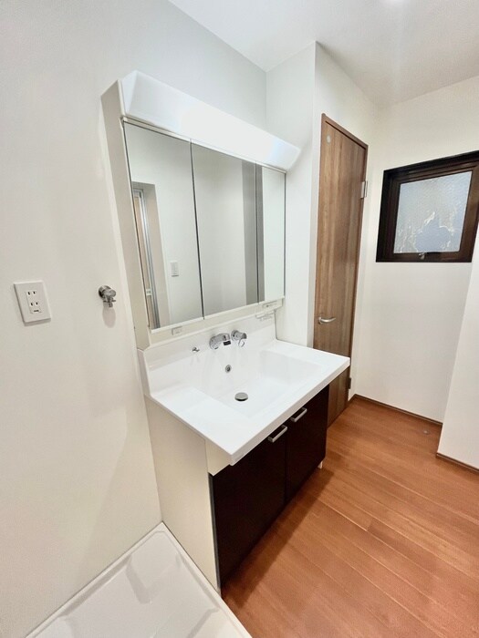 物件内観写真11　(洗面)