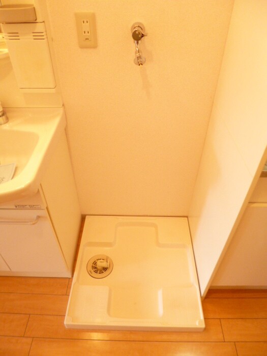 物件内観写真14　(洗濯機置場)