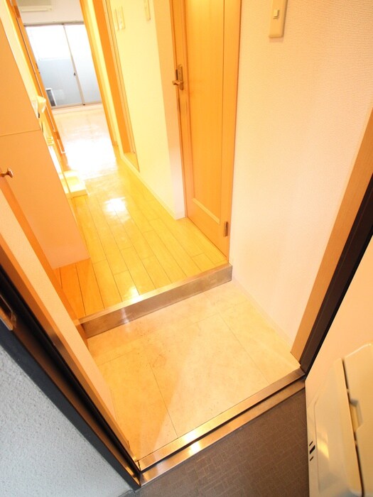 物件内観写真19　(玄関)