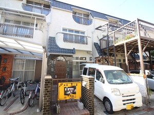 旭町テラスハウス外観写真