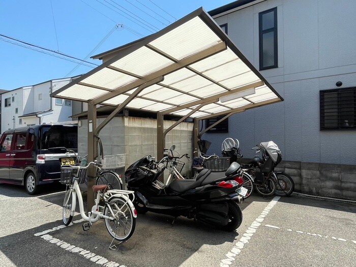 物件外観写真3　(駐輪場)