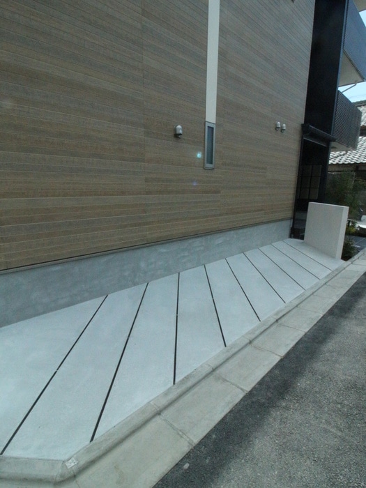 物件外観写真5　(駐車場)