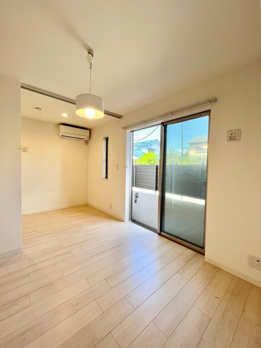 物件内観写真12　(居室)