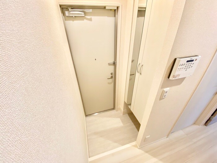物件内観写真11　(玄関)