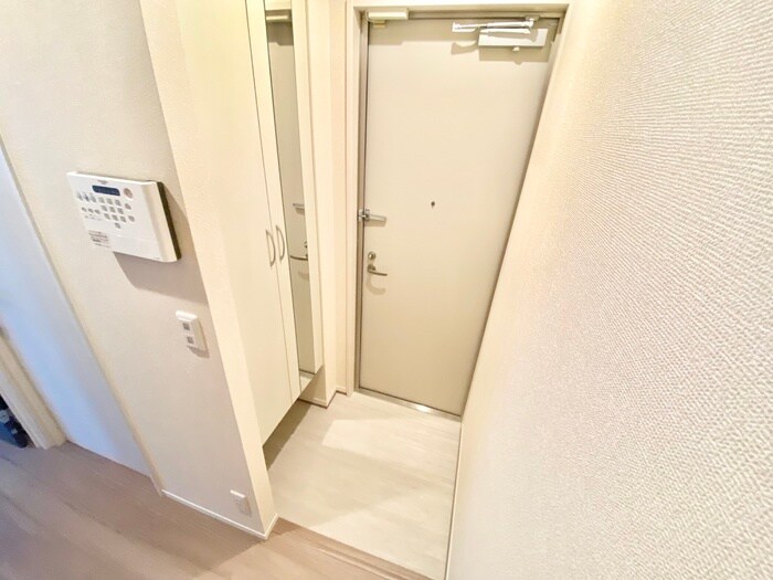 物件内観写真11　(玄関)