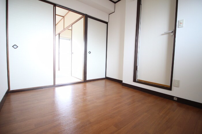 物件内観写真8　(居室)