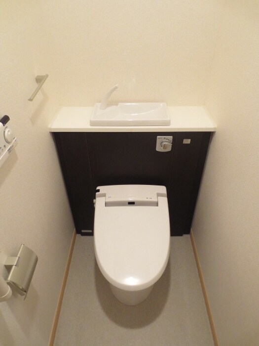 物件内観写真14　(トイレ)