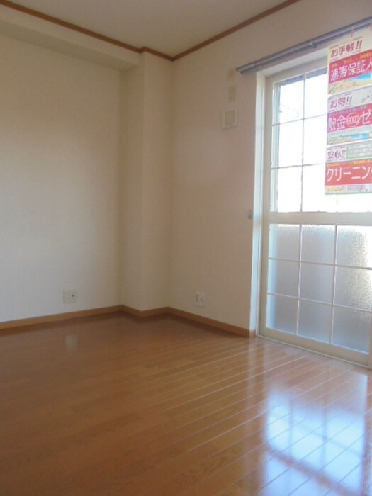 物件内観写真4　(居室)