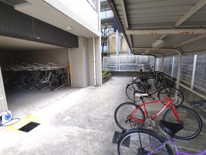 物件外観写真5　(駐輪場)