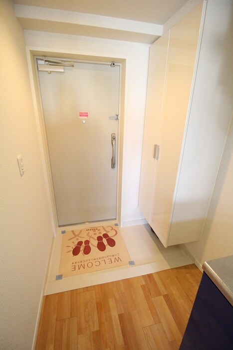 物件内観写真12　(玄関)