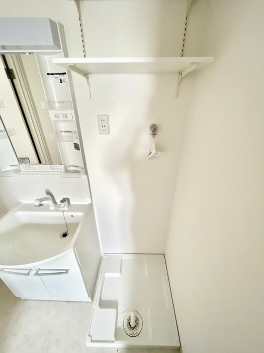 物件内観写真8　(洗濯機置場)