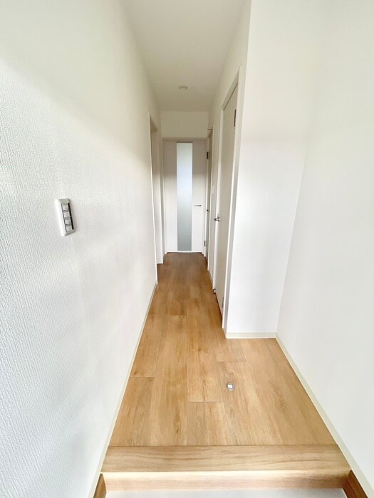 物件内観写真12　(廊下)