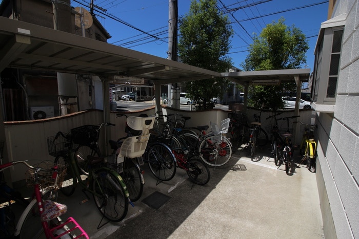 物件外観写真3　(駐輪場)