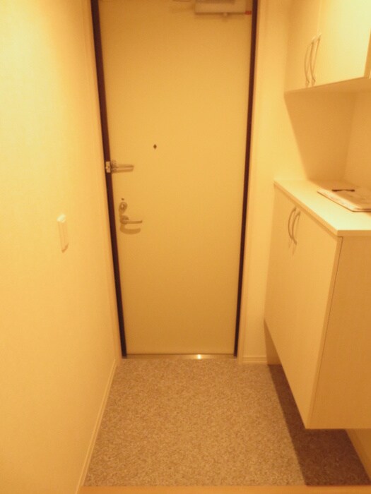 物件内観写真16　(玄関)