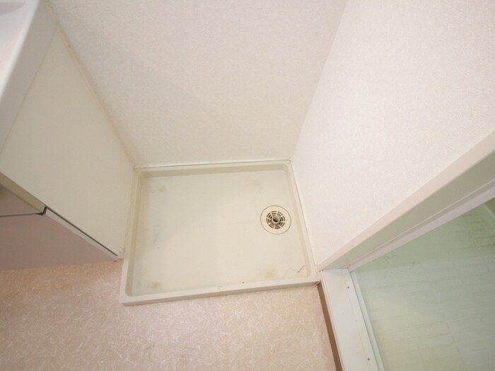 物件内観写真12　(洗濯機置場)