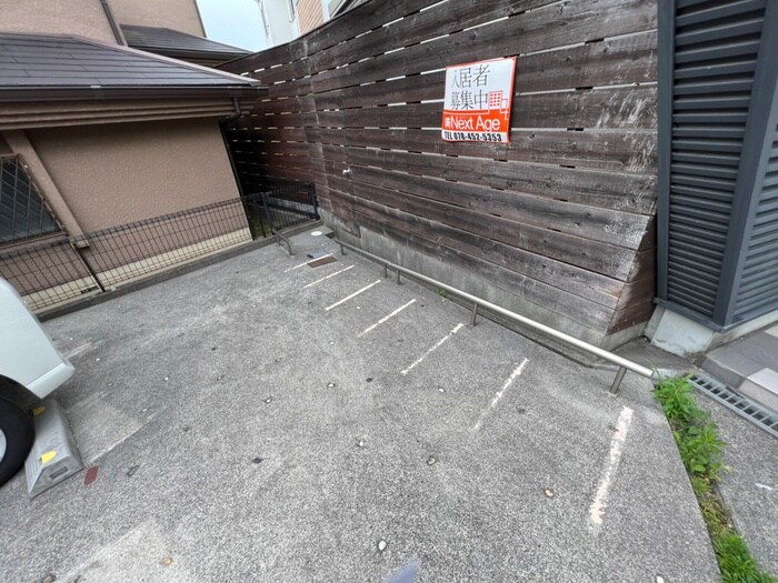 物件外観写真3　(駐輪場)